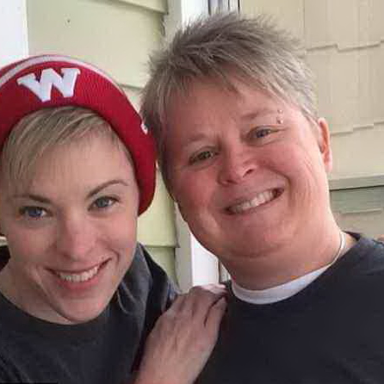 نمر يفاجئ امريكية في منتجع طبيعي