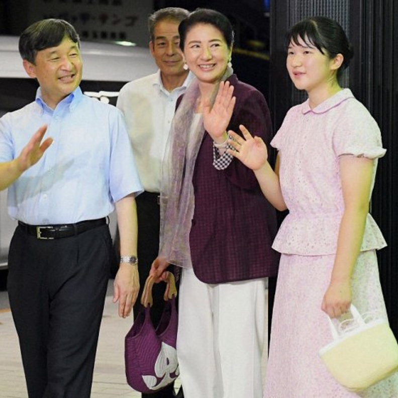 استقبال العائلة الإمبراطورية اليابانية في شيمودا