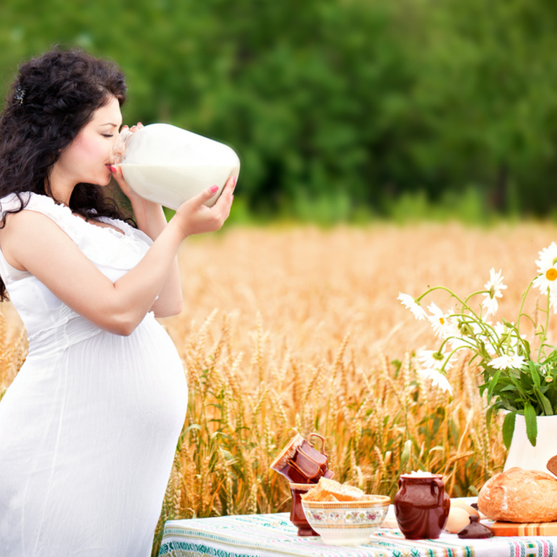 للحامل .. لسلامة جنينك لا تتناولي الحليب العضوي 