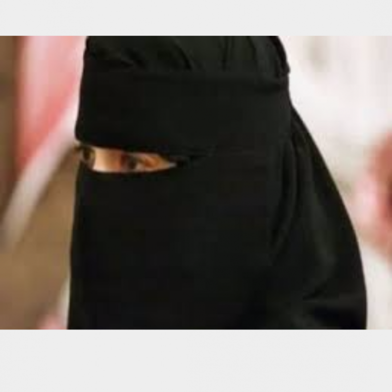 فتاة سعودية