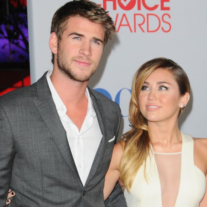 مايلي سايرس يظهر عليها الحب