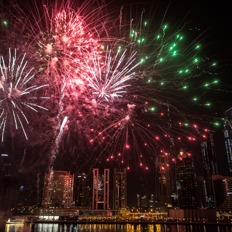 مهرجان دبي للتسوق يزيّن سماء المدينة بعروض الألعاب النارية في كل ليلة