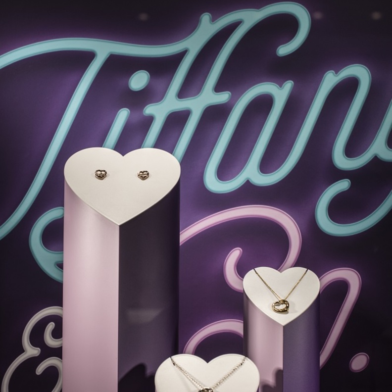 احتفاء دار تيفاني أند كو بيوم الحب هذا العام فريد و مميز 
