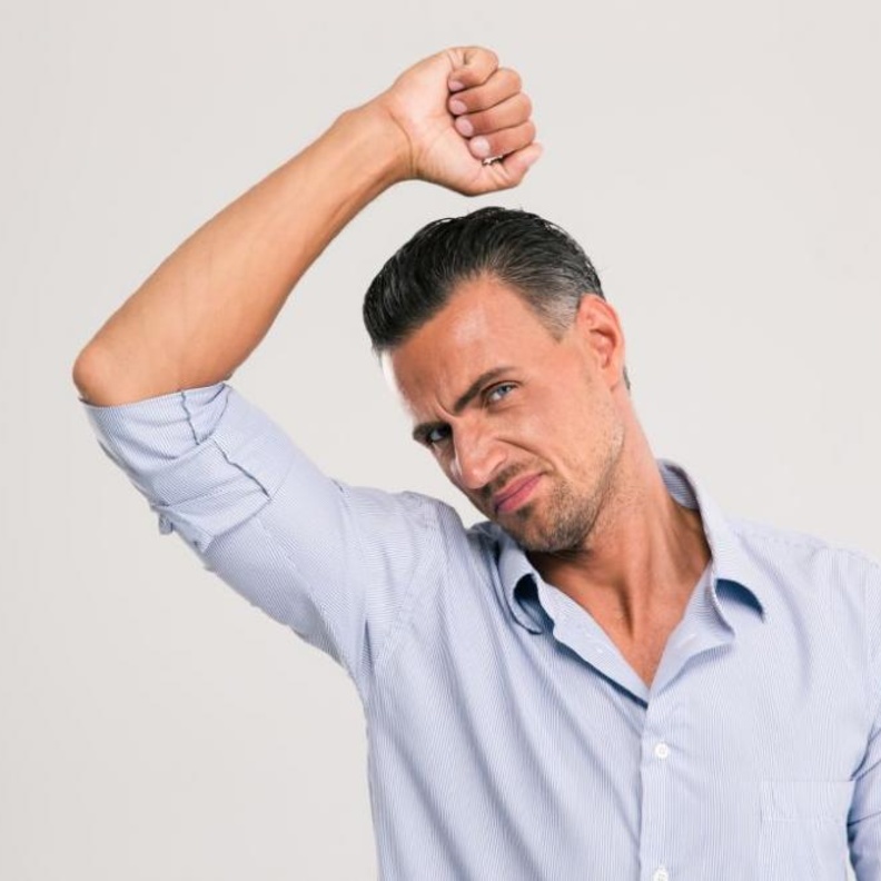 5 ارشادات تخلّصك من رائحة العرق أيها الرجل