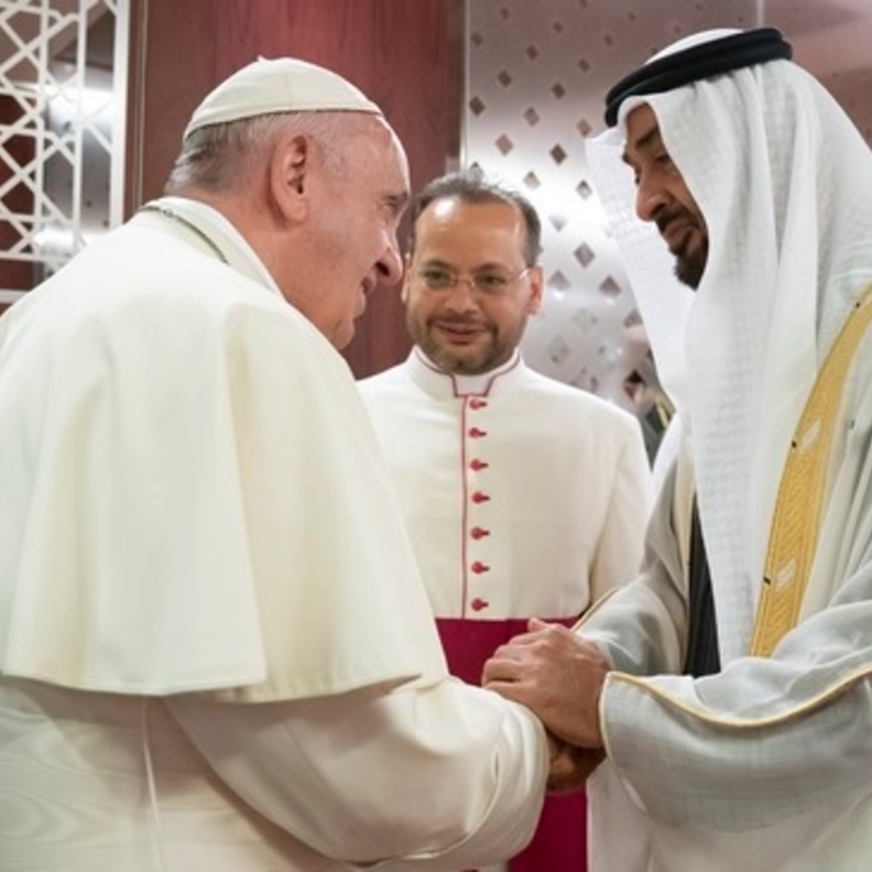 أبوظبي عاصمة التسامح تحتضن رموز السلام العالمي فضيلة الإمام الأكبر و بابا الفاتيكان 