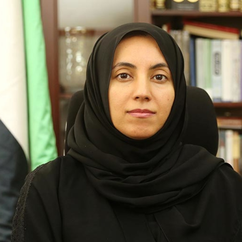  الدكتورة نضال محمد الطنيجي المديرة العامة لدار زايد للثقافة الإسلامية