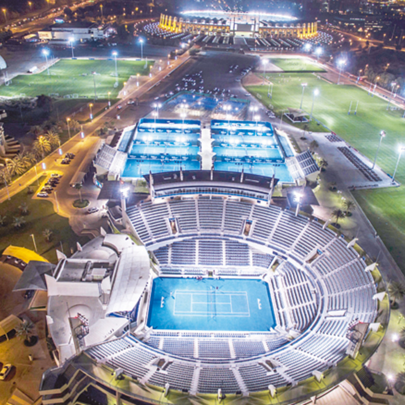 مدينة زايد الرياضية تكتسي بوشاح المحبة والسلام استعدادا "للقداس التاريخي"