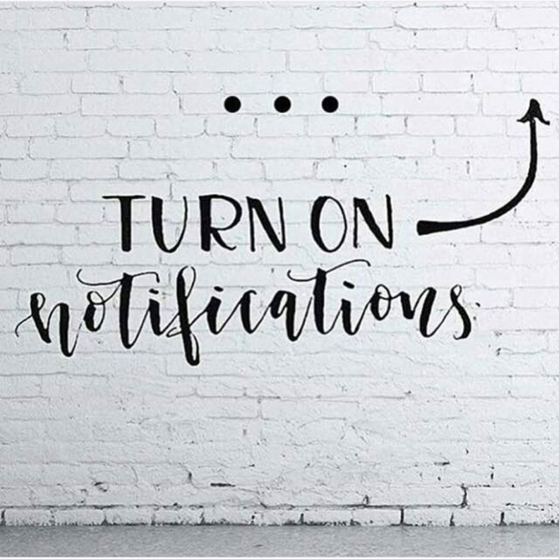 صورة مع سهم لتنبيه المتابعين عن الميزة الجديدة