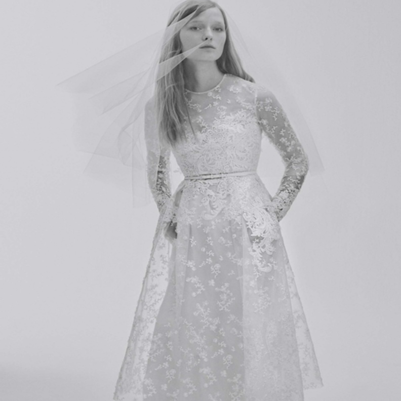 فستان عرس قصير من ايلي صعب Elie Saab