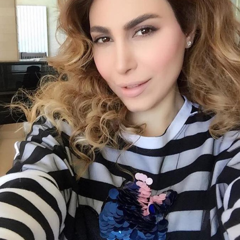 يارا تشارك جمهورها بصورة سيلفي بمكياج خفيف .. ما رأيكم بها؟