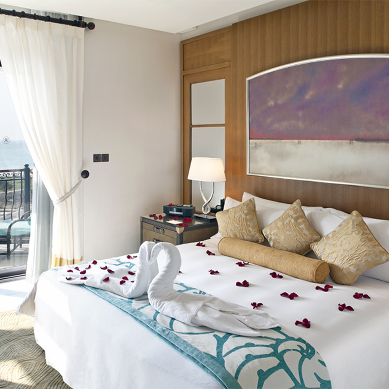 فنادق شاطئية رائعة في أبوظبي للاحتفال بعيد الحب