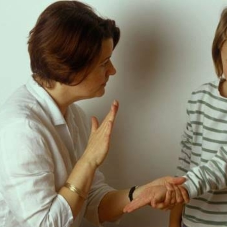 ضرب الطفل يصيبه بالسرطان