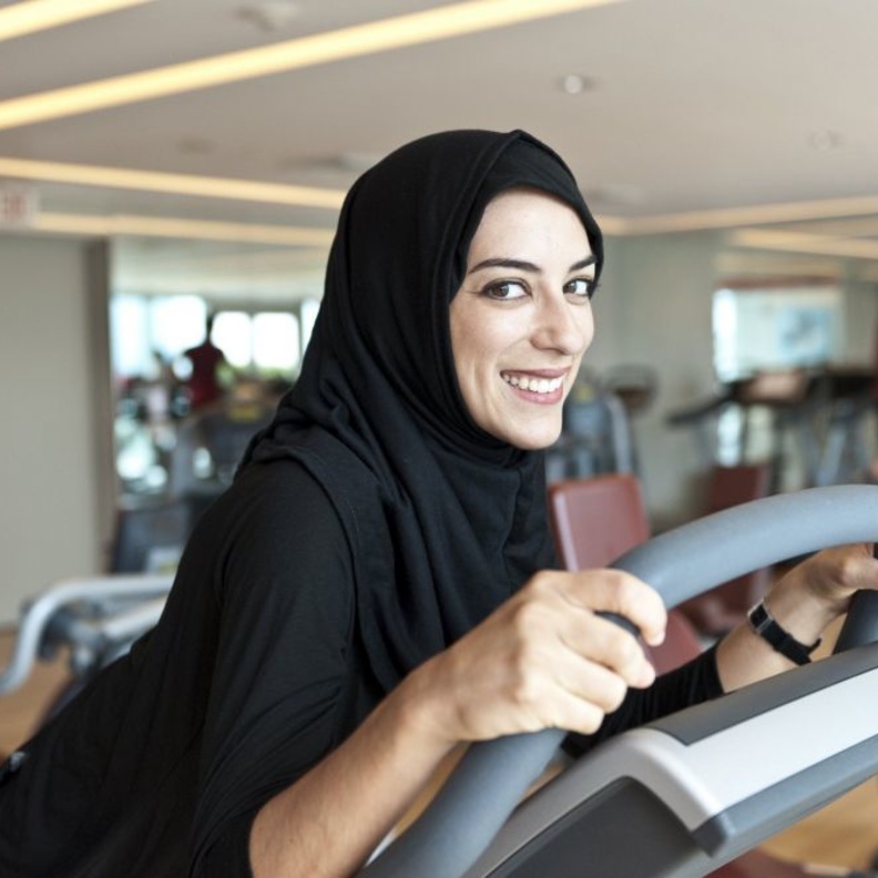 يجمع الخبراء على اهمية ممارسة النشاطات الرياضية للمحافظة على الوضع الصحي السليم و على توازن الوزن في حالة السمنة