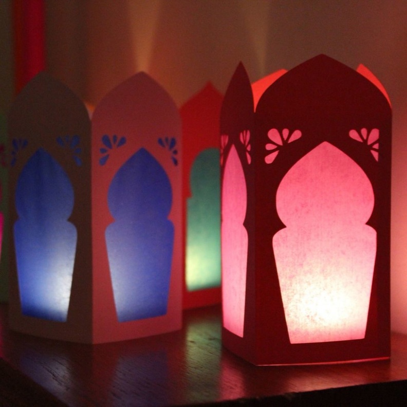 فوانيس ورقية لليالي رمضان وعيد الفطر