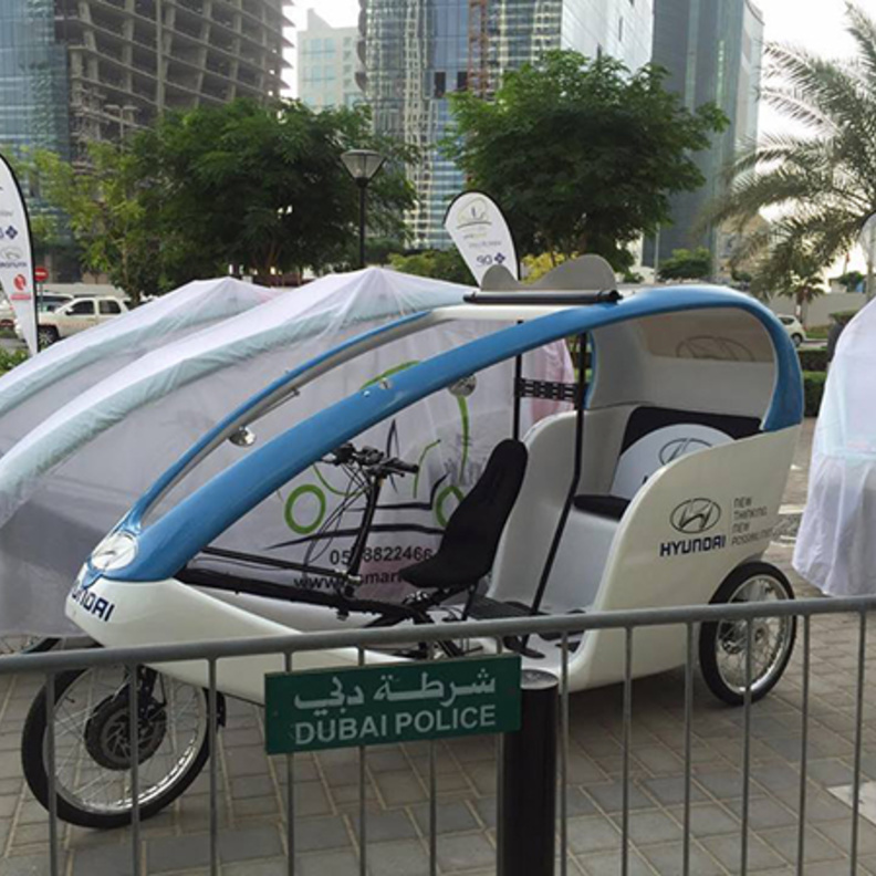 رحلات الدراجات الهوائية الذكية في "الخليج التجاري" في دبي