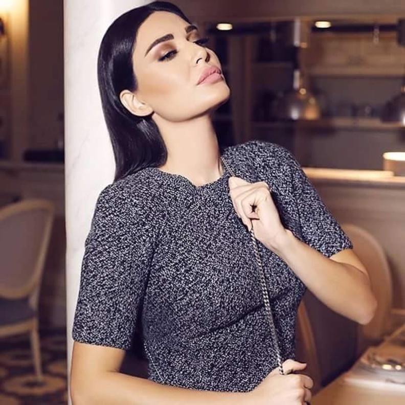 سيرين تجري الاختبار وتخفي النتيجة