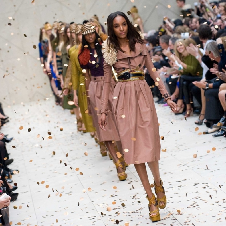 عروض ضخمة تقيمها دار بربري في كل موسم