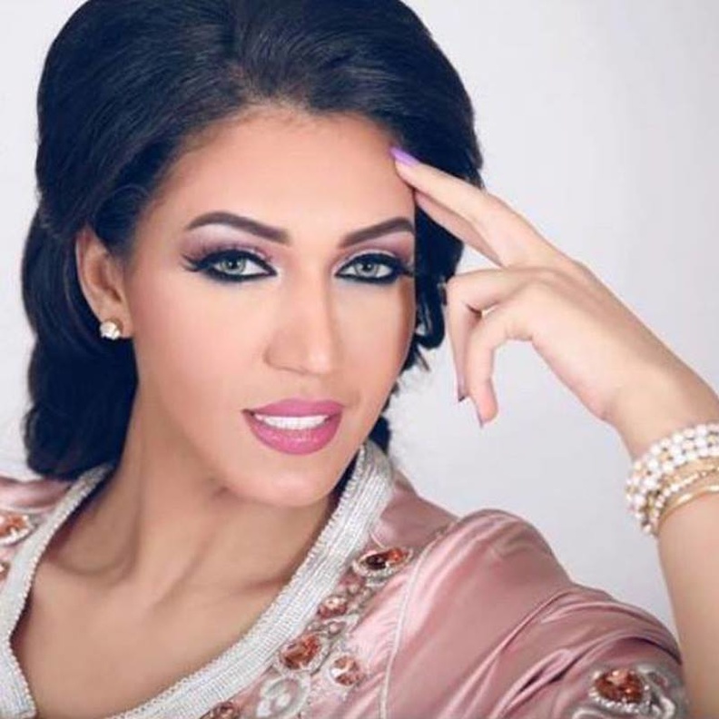 اسما لمنور لا تحب لقب الملكة