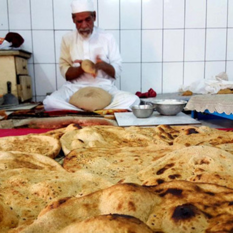 الخبزة الحمراء التي يعدها أبو فهد