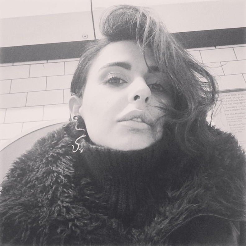 ميس حمدان بصورة سيلفي غير موفقة