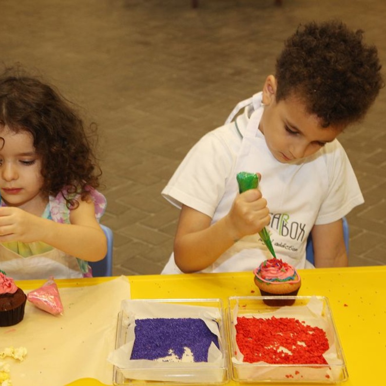 ورش العمل الفنية في المهرجانات للاطفال 