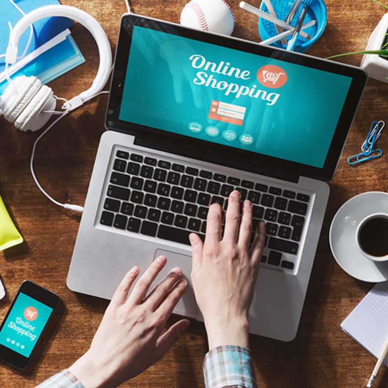 48 بالمئة من سكان دول الخليج العربي يفضلون التسوق عبر الإنترنت 