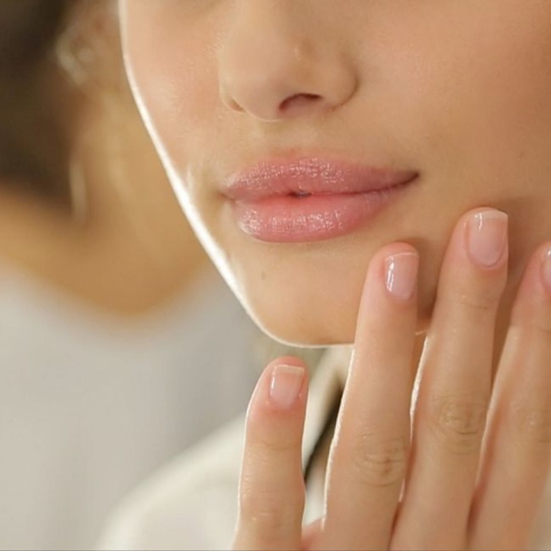 تقوية الاظافر وحمايتها من الاصفرار