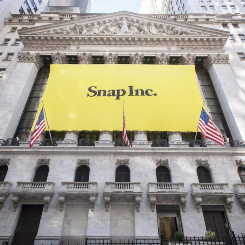 شركة Snapchat تكشف النقاب عن خطتها لجعل منصتها تنافس فيسبوك وجوجل وآبل
