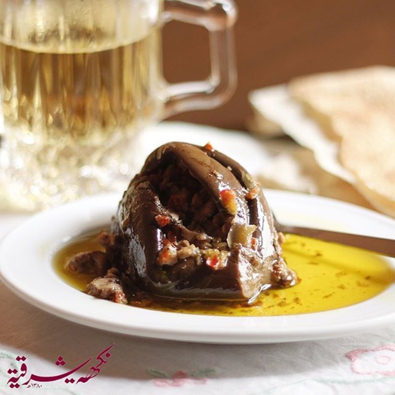 مكدوس الباذنجان المغمور بزيت الزيتون اللبناني