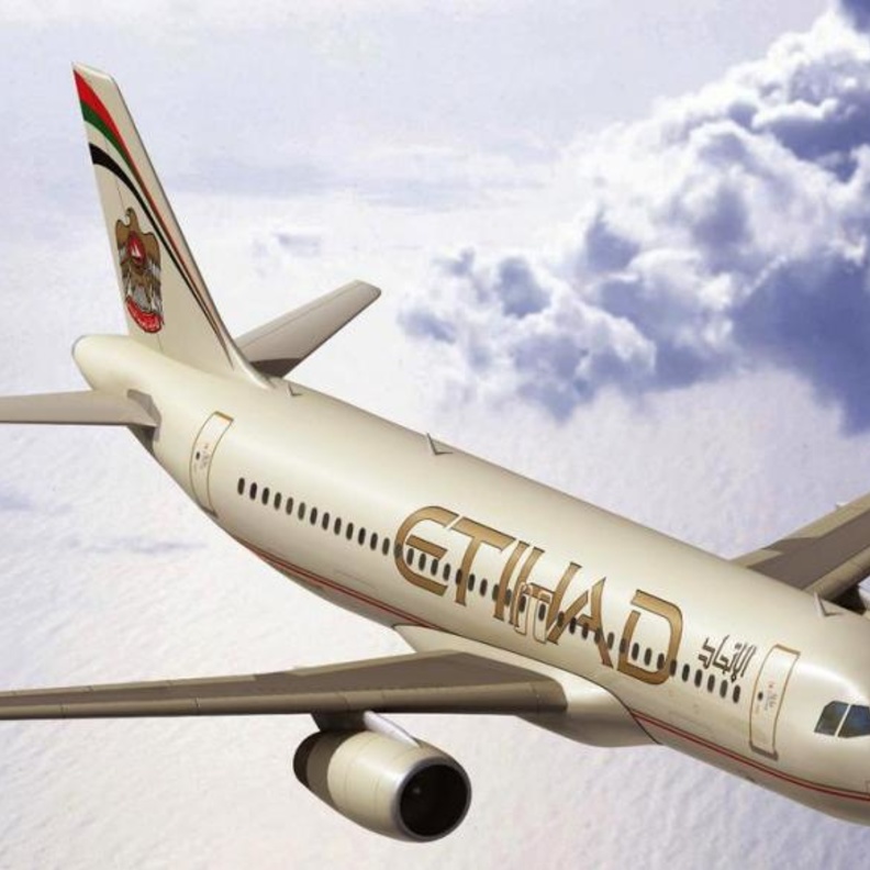 طائرة اماراتية