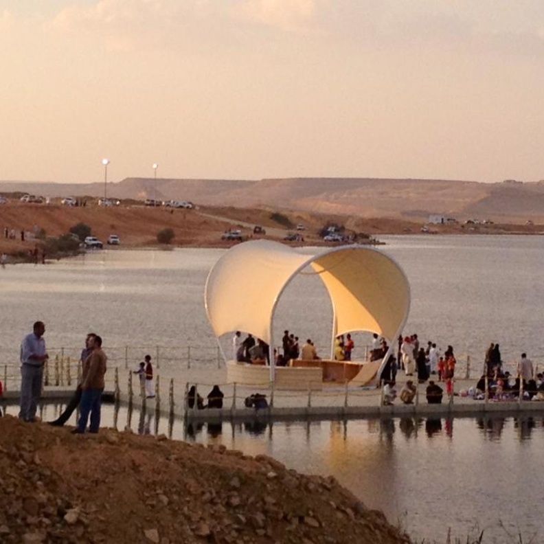 بحيرة دومة الجندل ملتقى للعوائل