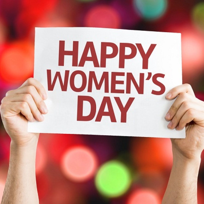 يحتقل العالم بيوم المرأة العالمي في 8 مارس