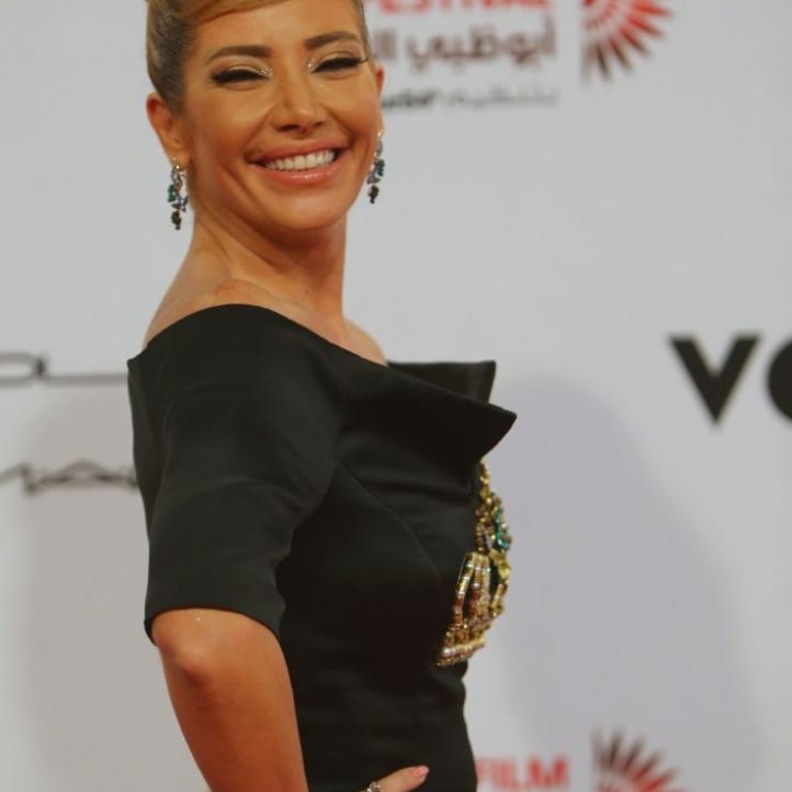 سلافة معمار تشارك في بطولة دومينو