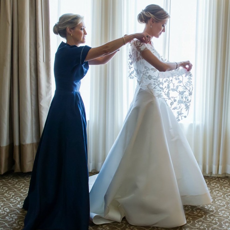 قبل ان تقرري شراء الفستان الثاني انتبهي الى النفقات وميزانيتك