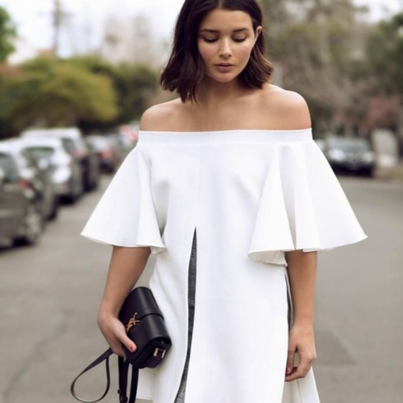 الأكتاف المكشوفة هي الصيحة الأكثر رواجاً هذا الموسم 