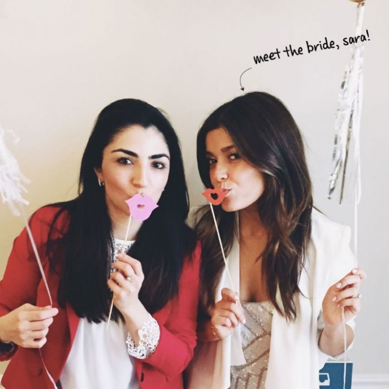 يمكن للعروس وصديقاتها أن يرتدو في حفل Bridal Shower فساتين جميلة بدرجات اللون الوردي