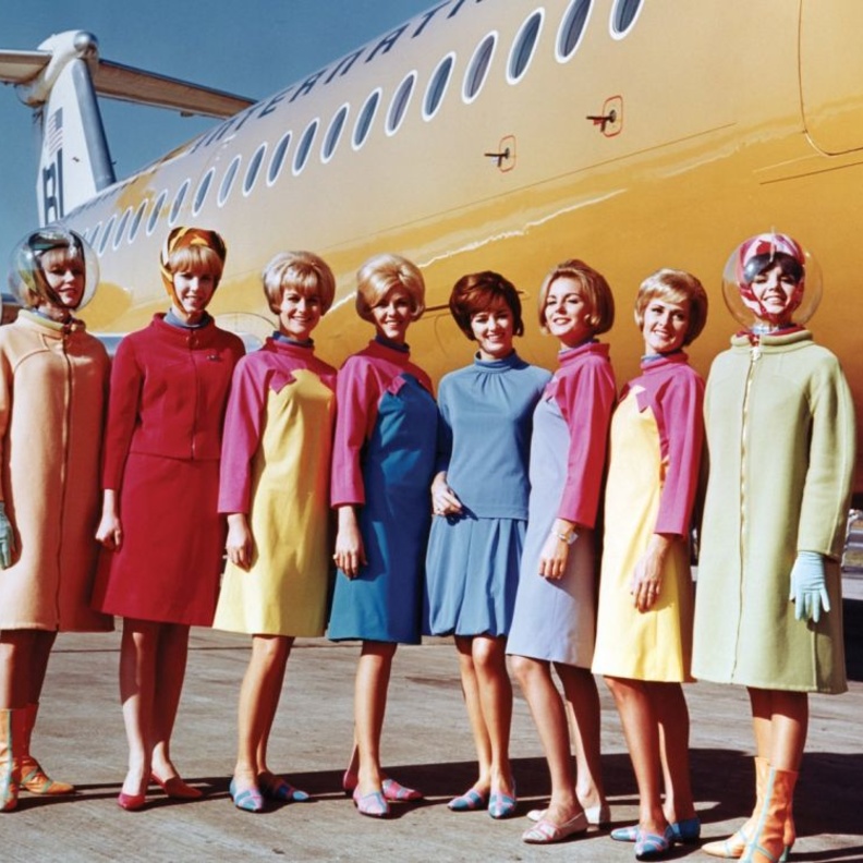 زي طيران برانيف الدولي في عام 1965 من تصميم إميليو بوتشي.