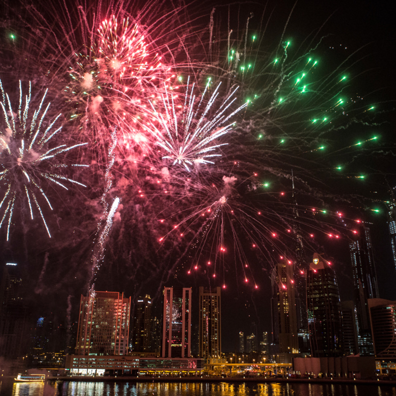 عروض الألعاب النارية