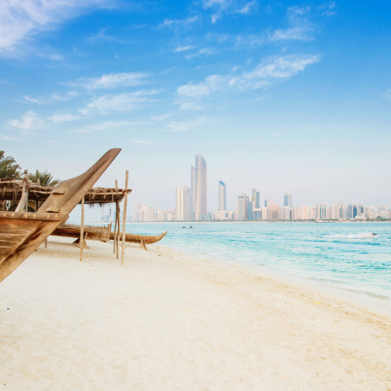  شواطئ أبوظبي جاهزة لاستقبال روادها في عيد الأضحى المبارك