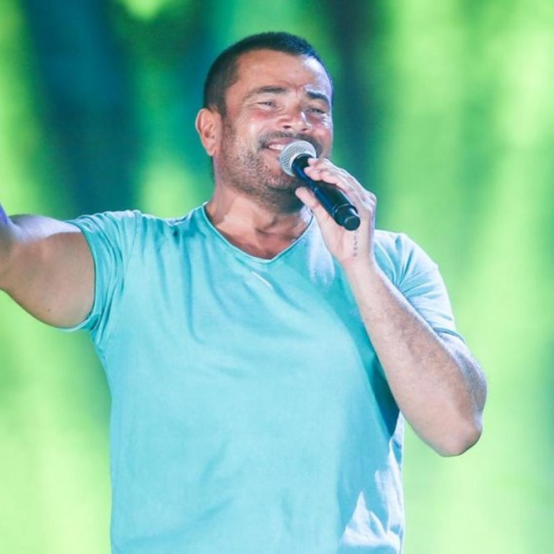 يقدّم الفنان المصري الكبير عمرو دياب حفلاً غنائياً في 24 يناير على مسرح مدينة دبي للإعلام