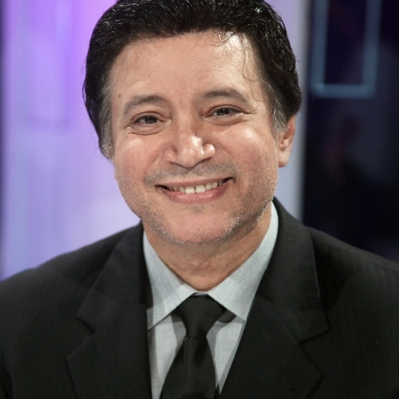 ايمان يعيد تقديم تراث جده