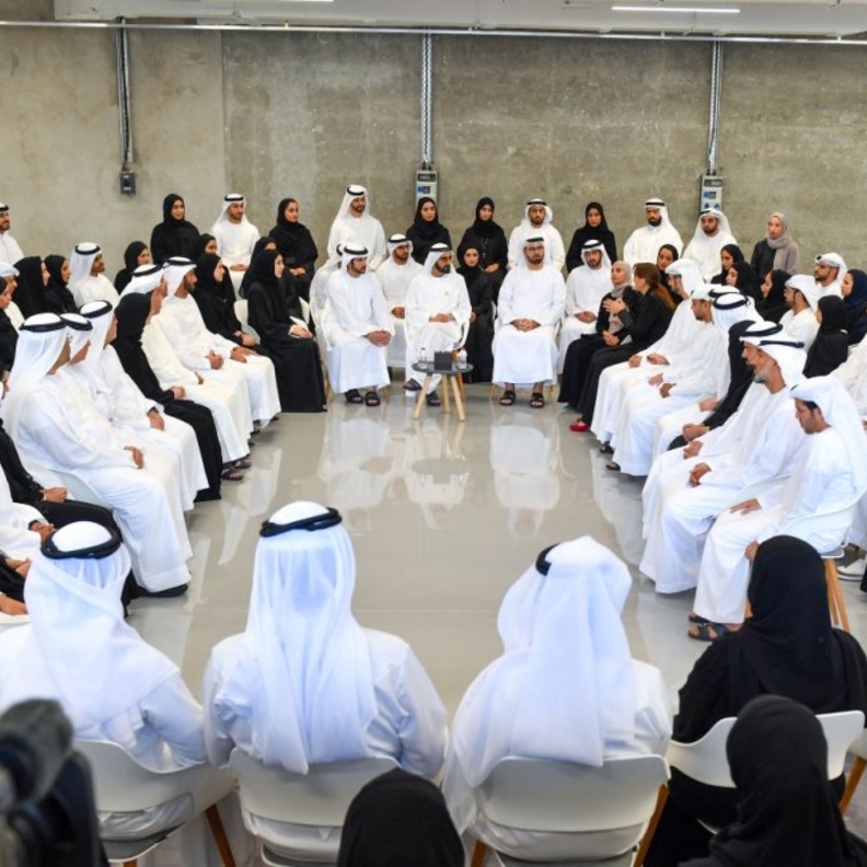 حاكم دبي : أطلب من فريقي أن يكون في الميدان.. وأن ينقل لي باستمرار ما يريده الناس