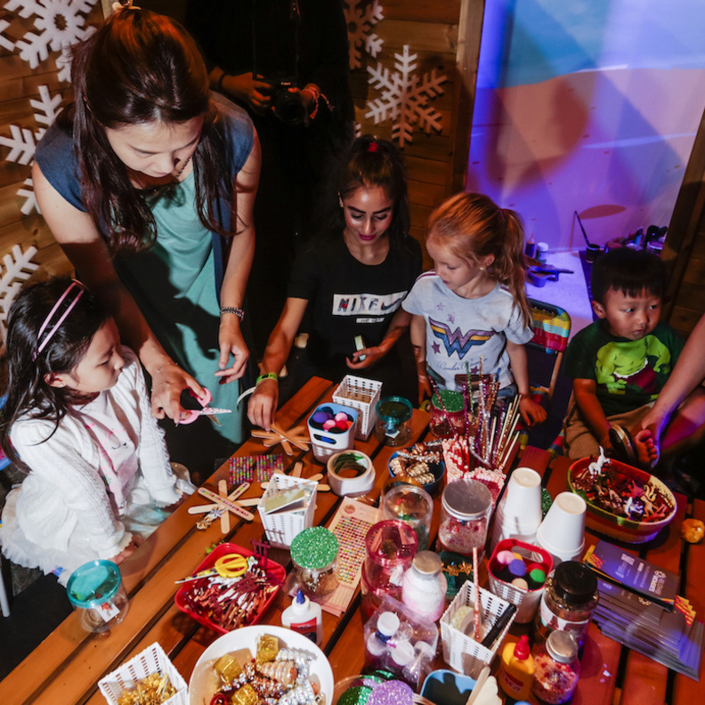 مهرجان "لحظات أبوظبي" الشتوي .. عالمٍ ينبض بالسحر