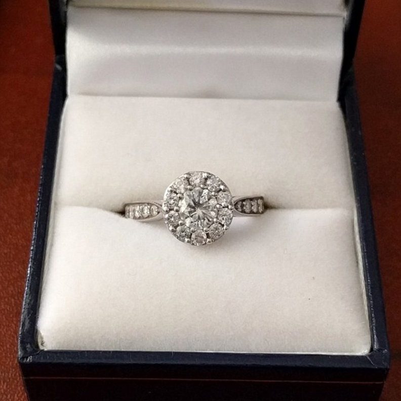 الخاتم الماسي