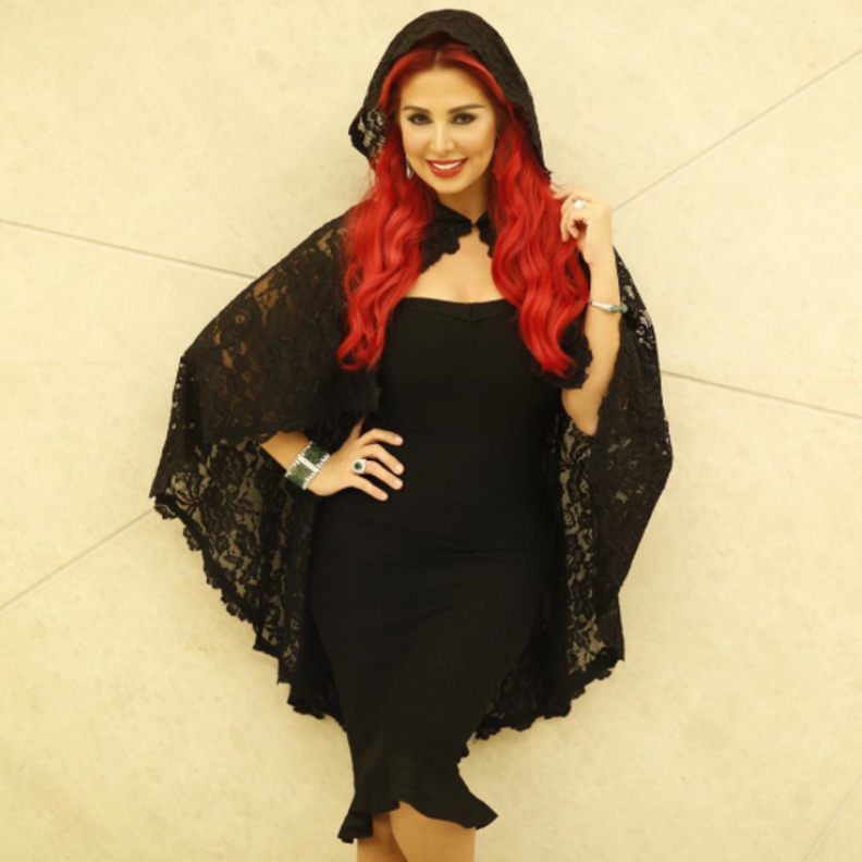 جويل في اطلالة دراماتيكية وغريبة