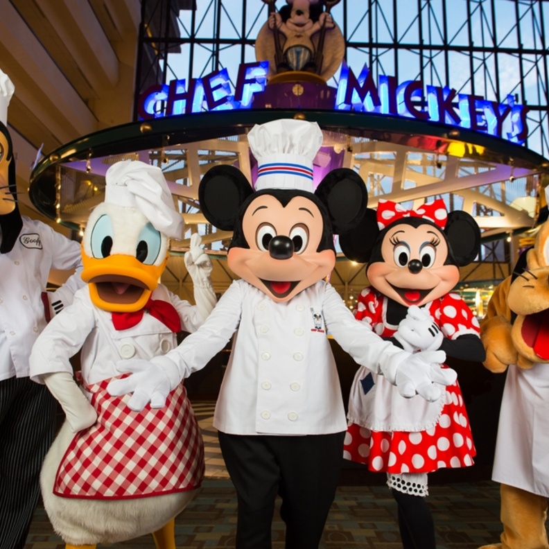 مطعم Chef Mickey’s