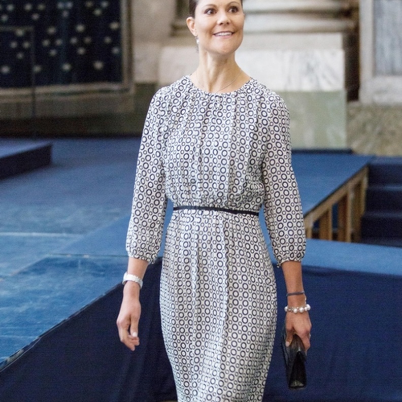 الاميرة فيكتوريا تنشر صورة الامير أوسكار 