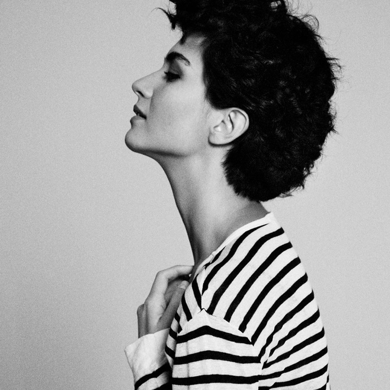 توبا بويوكوستن بالشعر القصير