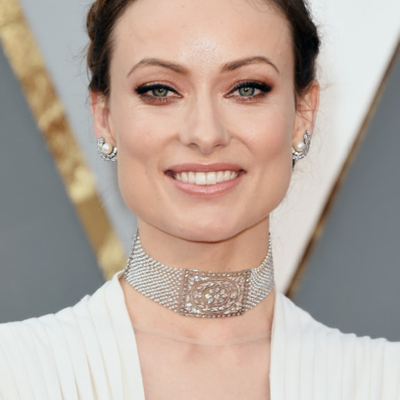 اوليفيا وايلد ترتدي مجوهرات نيل لاين Neil Lane Jewelry