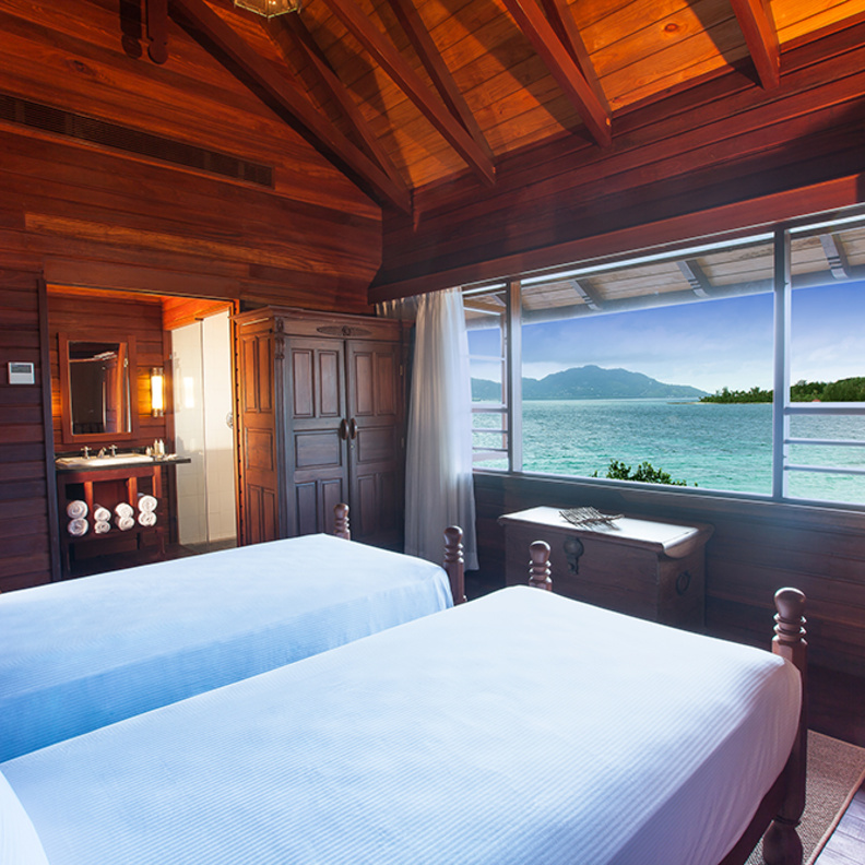 جيه ايه انشانتد سيشيل